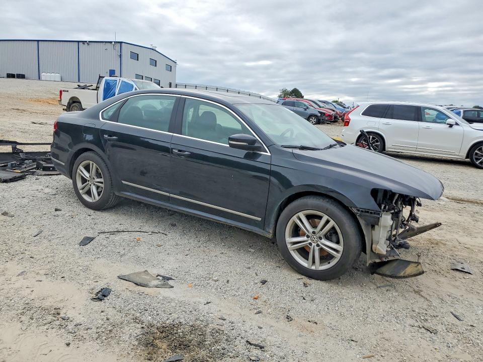 53044166 :رقم المزاد ، 1VWBN7A3XEC104803 vin ، 2014 Volkswagen Passat مزاد بيع