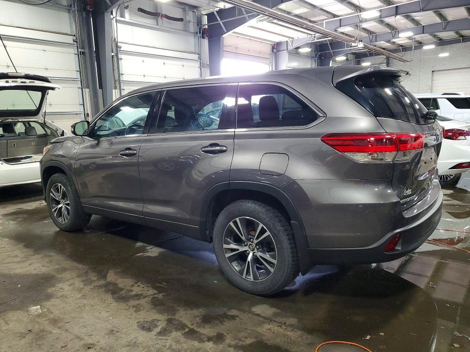 52963826 :رقم المزاد ، 5TDBZRFH9HS359971 vin ، 2017 Toyota Highlander مزاد بيع