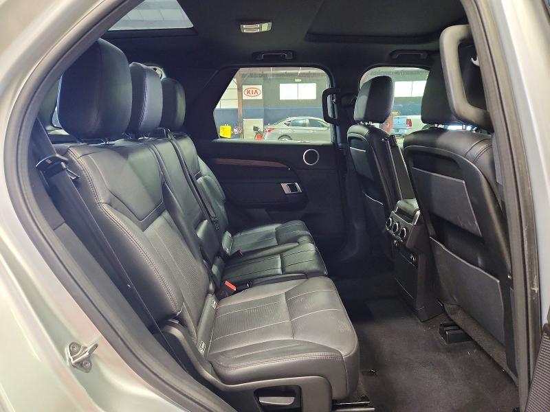 54117056 :رقم المزاد ، SALRRBBKXHA031097 vin ، 2017 Land Rover Discovery مزاد بيع