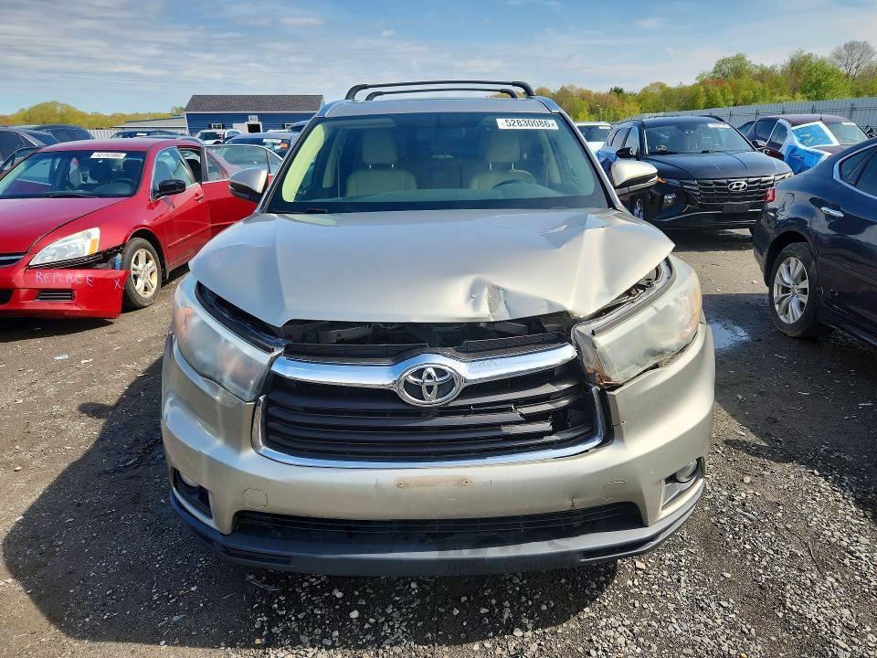 52830086 :رقم المزاد ، 5TDJKRFH2FS174769 vin ، 2015 Toyota Highlander مزاد بيع