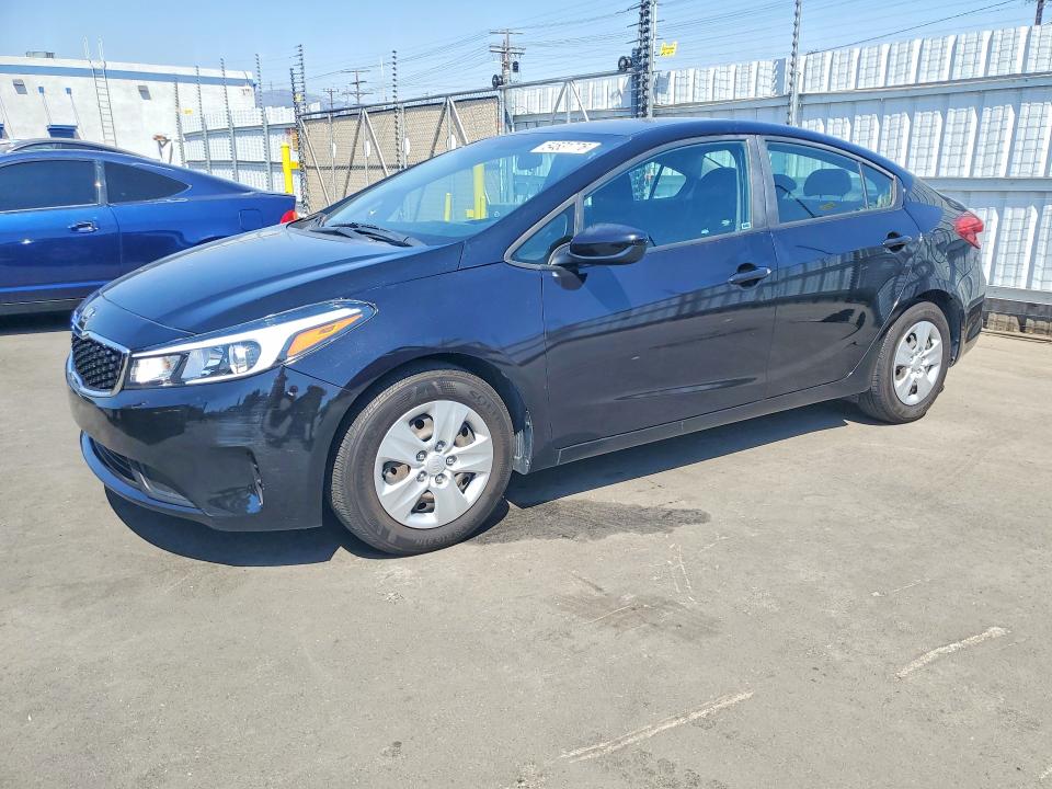 54531776 :رقم المزاد ، 3KPFK4A73HE152879 vin ، 2017 Kia Forte مزاد بيع