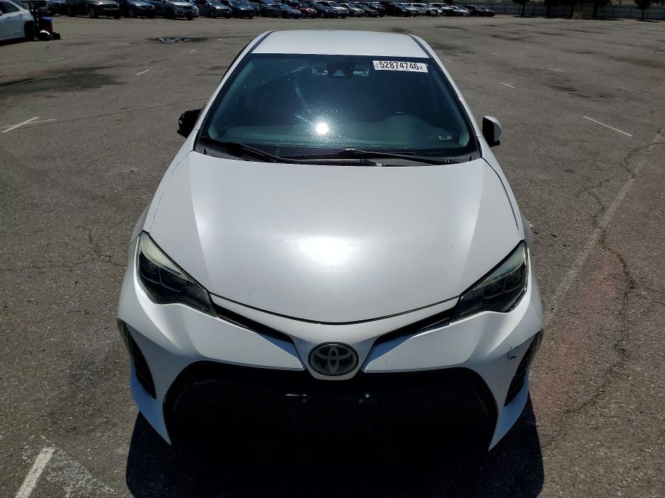 52874746 :رقم المزاد ، 5YFBURHEXJP767122 vin ، 2018 Toyota Corolla مزاد بيع