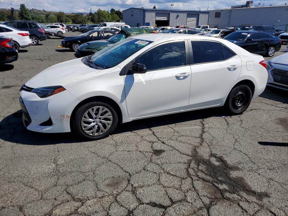 Продажа на аукционе авто 2017 Toyota Corolla, vin: 5YFBURHE3HP690460, номер лота: 55050986