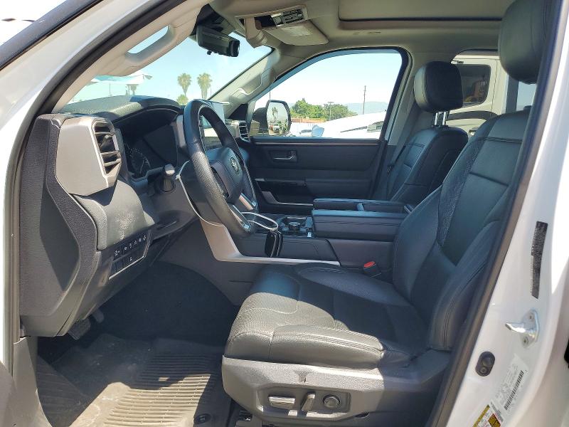 Продажа на аукционе авто 2022 Toyota Tundra, vin: 5TFJA5BC3NX001048, номер лота: 53648176