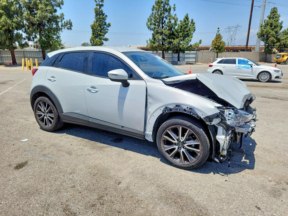 54125376 :رقم المزاد ، JM1DKDC74J0332391 vin ، 2018 Mazda Cx-3 مزاد بيع