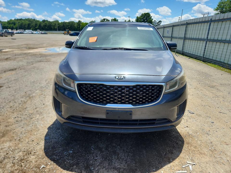 55534336 :رقم المزاد ، KNDMB5C11F6021166 vin ، 2015 Kia Sedona مزاد بيع