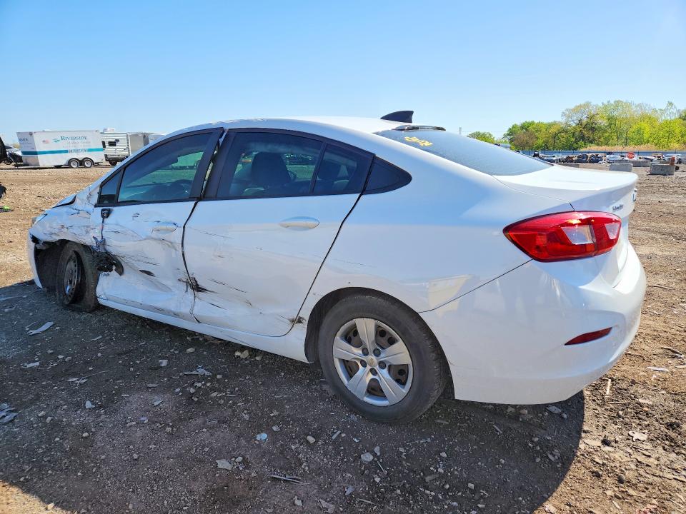 52240186 :رقم المزاد ، 1G1BC5SM6J7113403 vin ، 2018 Chevrolet Cruze مزاد بيع