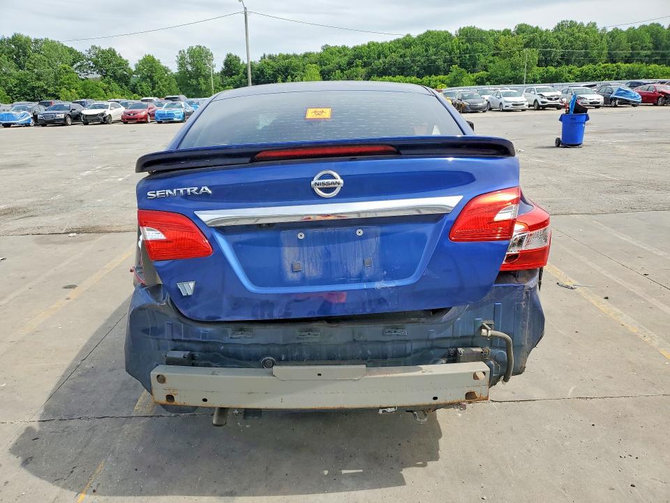 55000186 :رقم المزاد ، 3N1AB7AP8JY342387 vin ، 2018 Nissan Sentra مزاد بيع
