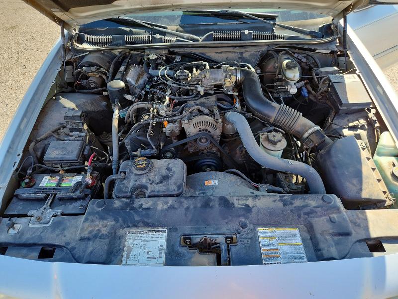 53280046 :رقم المزاد ، 2FAFP74W0YX214325 vin ، 2000 Ford Crown Victoria مزاد بيع