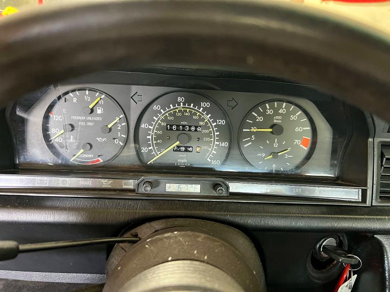 53385956 :رقم المزاد ، WDBDA34D2HF346149 vin ، 1987 Mercedes-benz 190 مزاد بيع