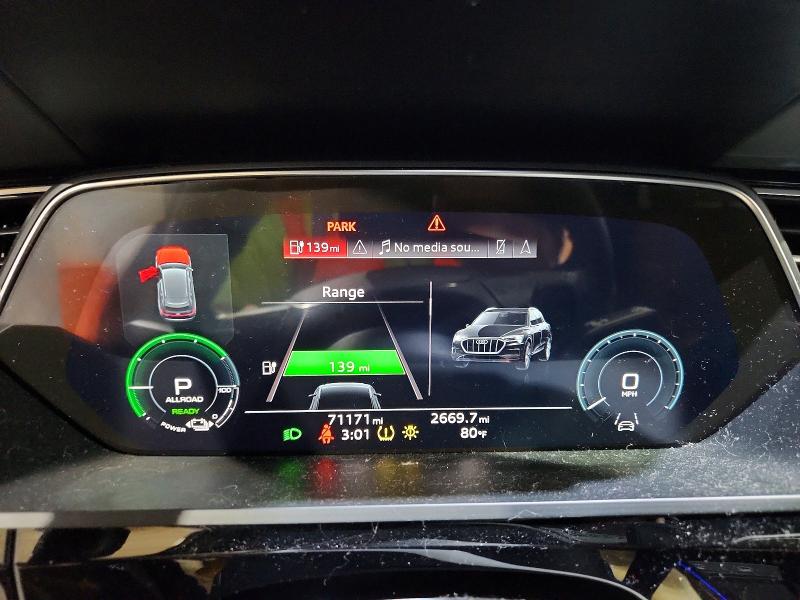 Продажа на аукционе авто 2022 Audi E-tron, vin: WA1VABGE0NB015345, номер лота: 52214776