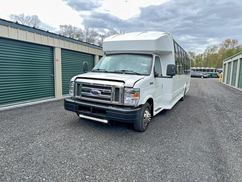 2003 Ford Econoline მანქანა იყიდება აუქციონზე, vin: 1FDXE45F53HA63424, აუქციონის ნომერი: 52597456