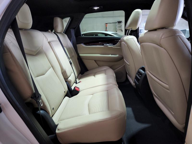 53548696 :رقم المزاد ، 1GYKNDRS2HZ106070 vin ، 2017 Cadillac Xt5 مزاد بيع