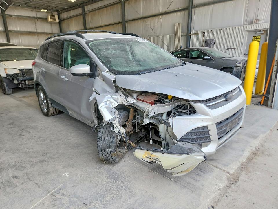 2014 Ford Escape მანქანა იყიდება აუქციონზე, vin: 1FMCU9GXXEUC76027, აუქციონის ნომერი: 53210336
