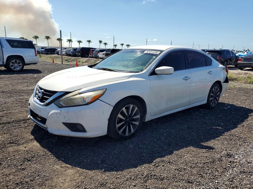 52431246 :رقم المزاد ، 1N4AL3AP1JC214610 vin ، 2018 Nissan Altima مزاد بيع