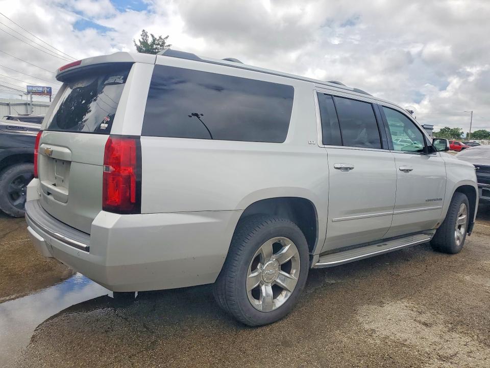 2015 Chevrolet Suburban მანქანა იყიდება აუქციონზე, vin: 1GNSKKKC2FR257422, აუქციონის ნომერი: 53765326