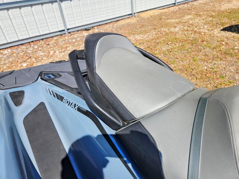 53043526 :رقم المزاد ، YDV13552C818 vin ، 2004 Sea Doo Rtx-x مزاد بيع