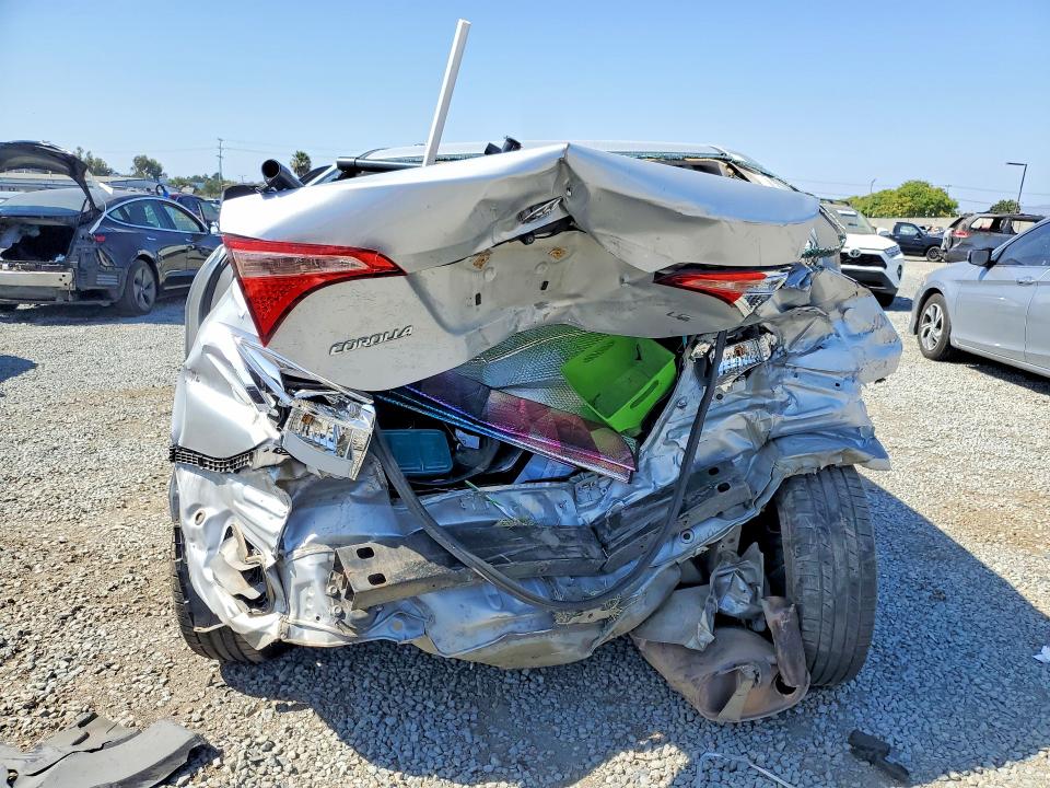 Продажа на аукционе авто 2018 Toyota Corolla, vin: 2T1BURHE5JC102161, номер лота: 54856686