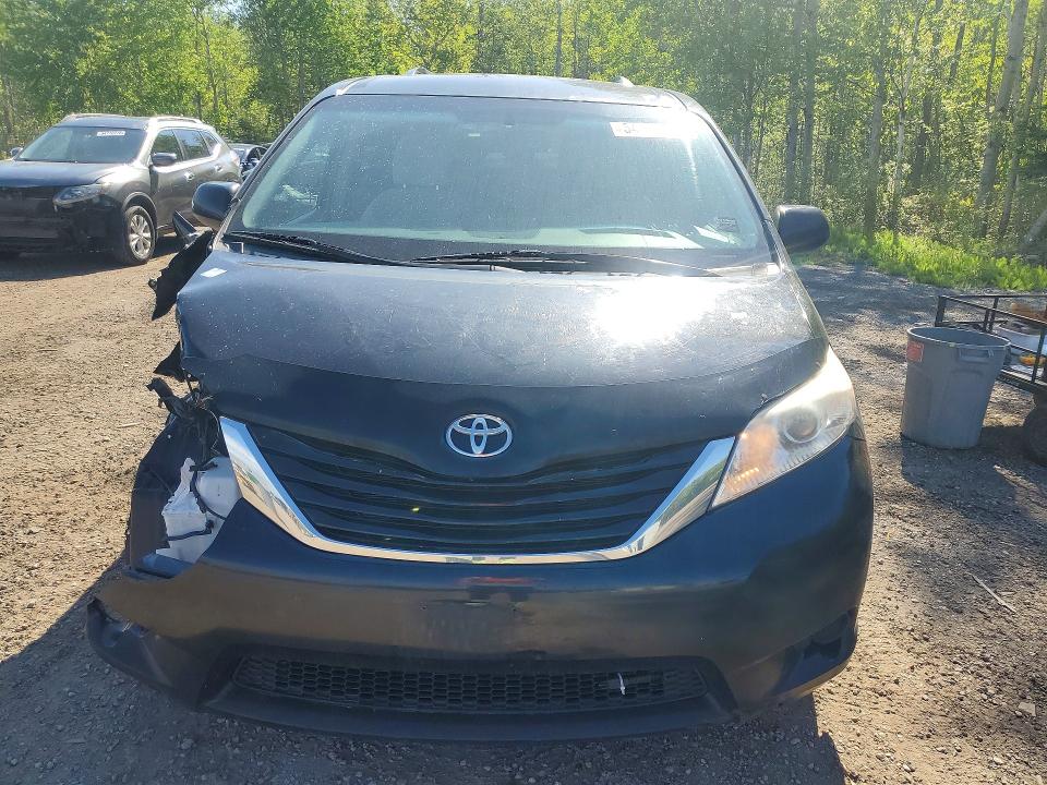Продажа на аукционе авто 2015 Toyota Sienna, vin: 5TDKK3DCXFS625469, номер лота: 54023396