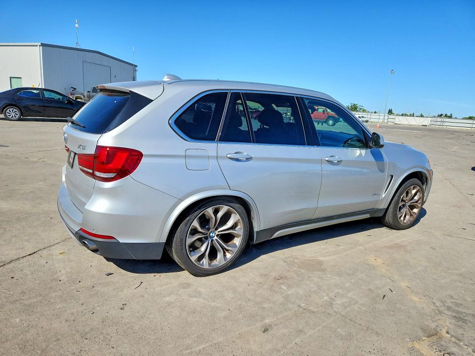 52703836 :رقم المزاد ، 5UXKR0C51F0P09520 vin ، 2015 Bmw X5 مزاد بيع