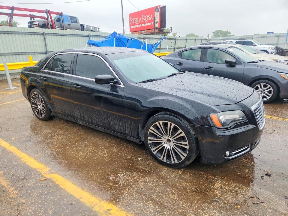 2013 Chrysler 300 მანქანა იყიდება აუქციონზე, vin: 2C3CCABG2DH527449, აუქციონის ნომერი: 54427526