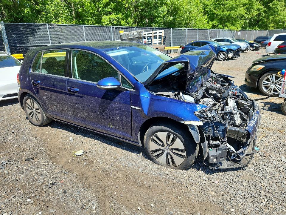 52091446 :رقم المزاد ، WVWKR7AU5HW950873 vin ، 2017 Volkswagen E-golf مزاد بيع
