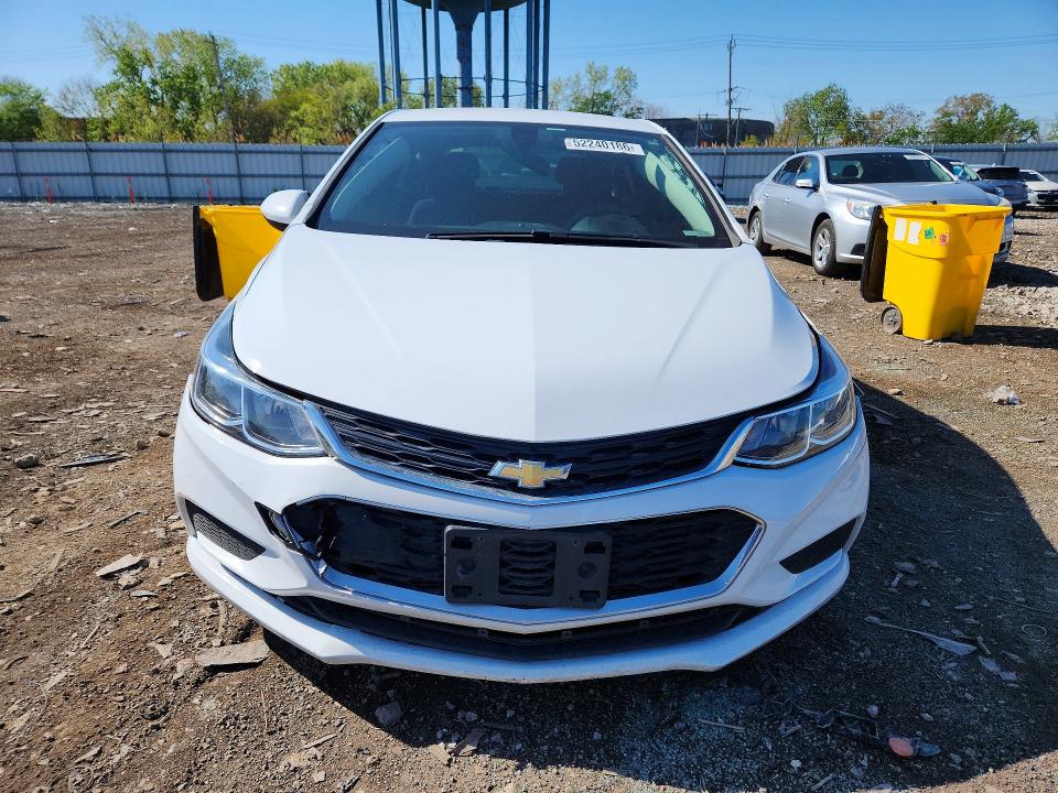 52240186 :رقم المزاد ، 1G1BC5SM6J7113403 vin ، 2018 Chevrolet Cruze مزاد بيع