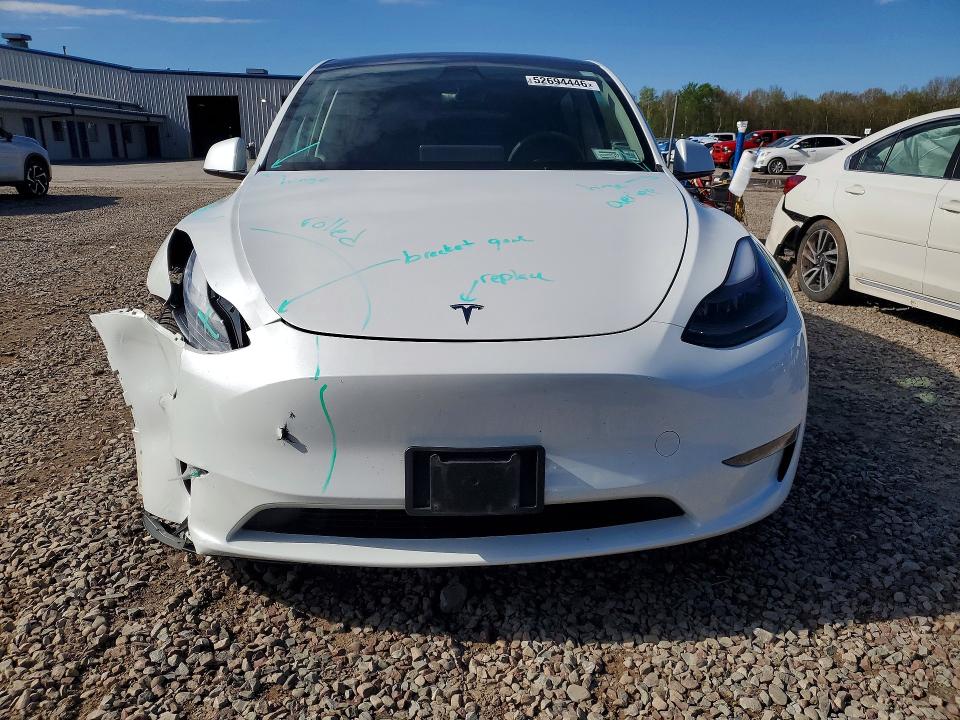 52694446 :رقم المزاد ، 7SAYGDEE3PF700829 vin ، 2023 Tesla Model Y مزاد بيع