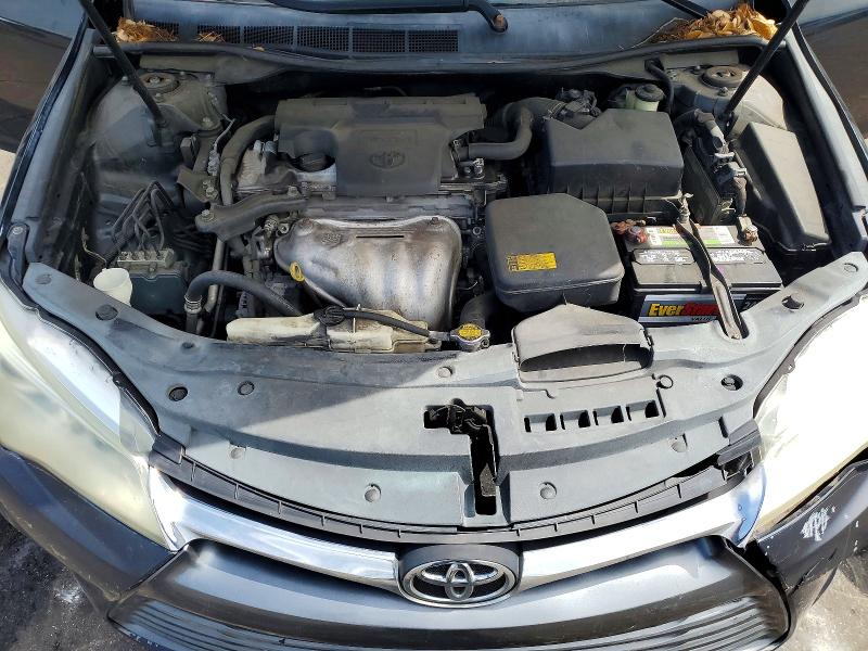 53995266 :رقم المزاد ، 4T1BF1FK5FU886982 vin ، 2015 Toyota Camry مزاد بيع