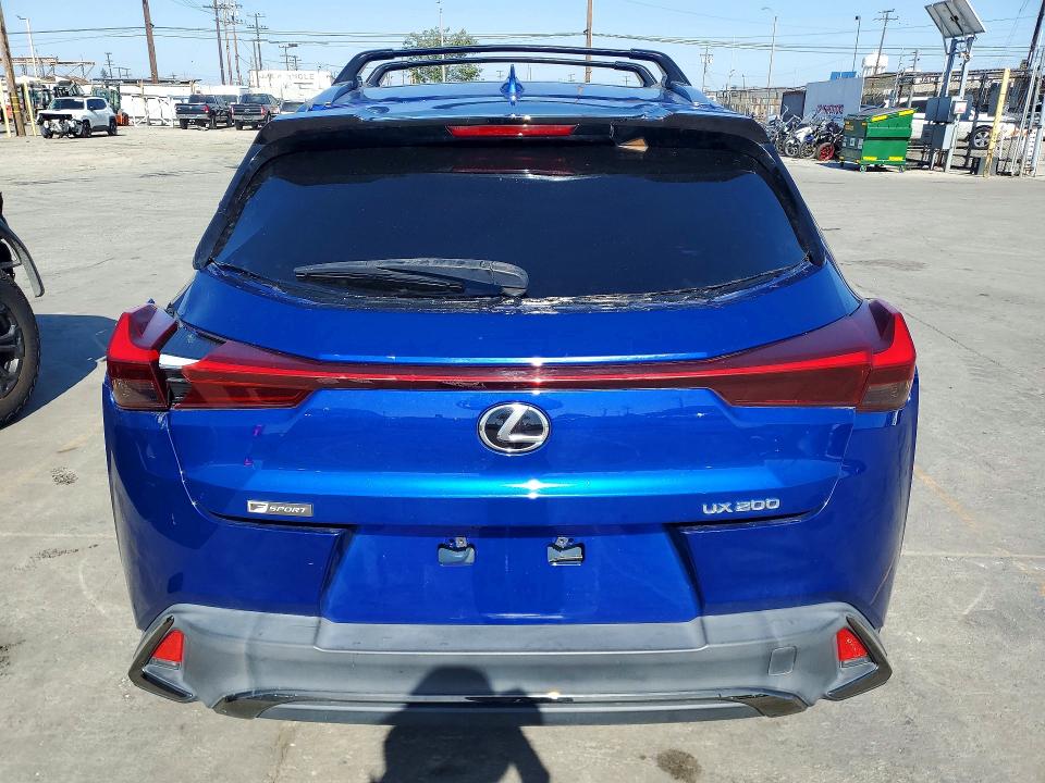 53073956 :رقم المزاد ، JTHY3JBH8K2017377 vin ، 2019 Lexus Ux 200 مزاد بيع