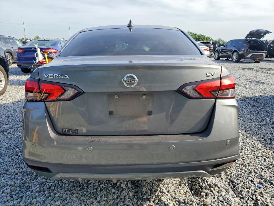 52351196 :رقم المزاد ، 3N1CN8EV2ML895598 vin ، 2021 Nissan Versa مزاد بيع