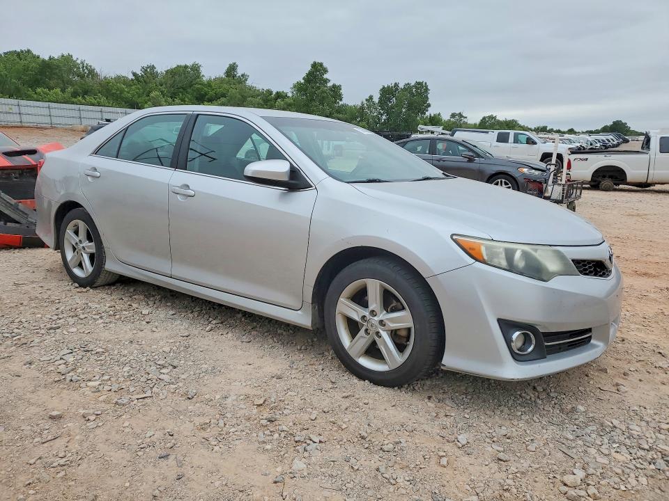 52582856 :رقم المزاد ، 4T1BF1FK5EU343839 vin ، 2014 Toyota Camry مزاد بيع