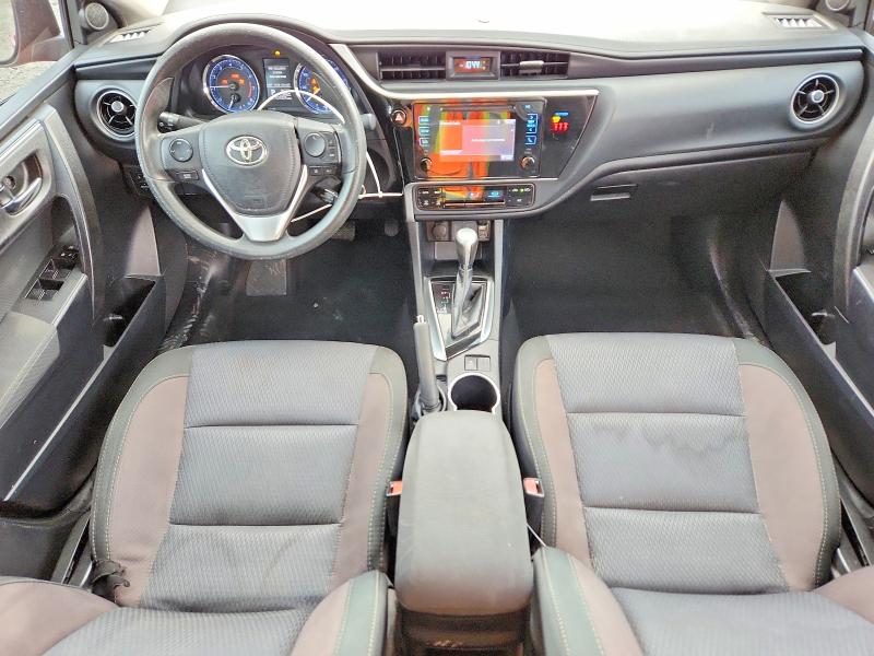 52817396 :رقم المزاد ، 2T1BURHE6JC068375 vin ، 2018 Toyota Corolla مزاد بيع