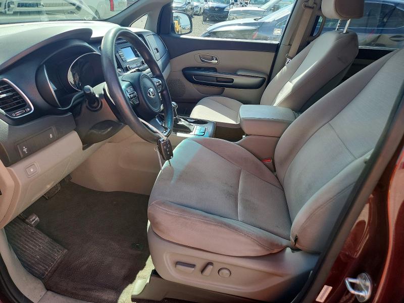 55137286 :رقم المزاد ، KNDMB5C18F6040054 vin ، 2015 Kia Sedona مزاد بيع