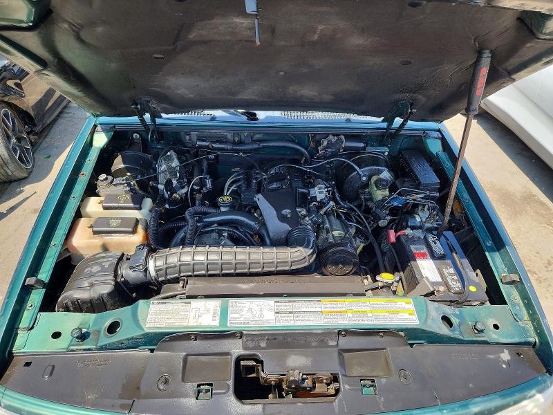 52939576 :رقم المزاد ، 1FMZU62X9YZC31135 vin ، 2000 Ford Explorer مزاد بيع