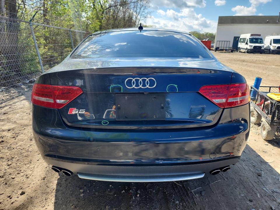 52678036 :رقم المزاد ، WAUCVAFR1CA005794 vin ، 2012 Audi S5 مزاد بيع