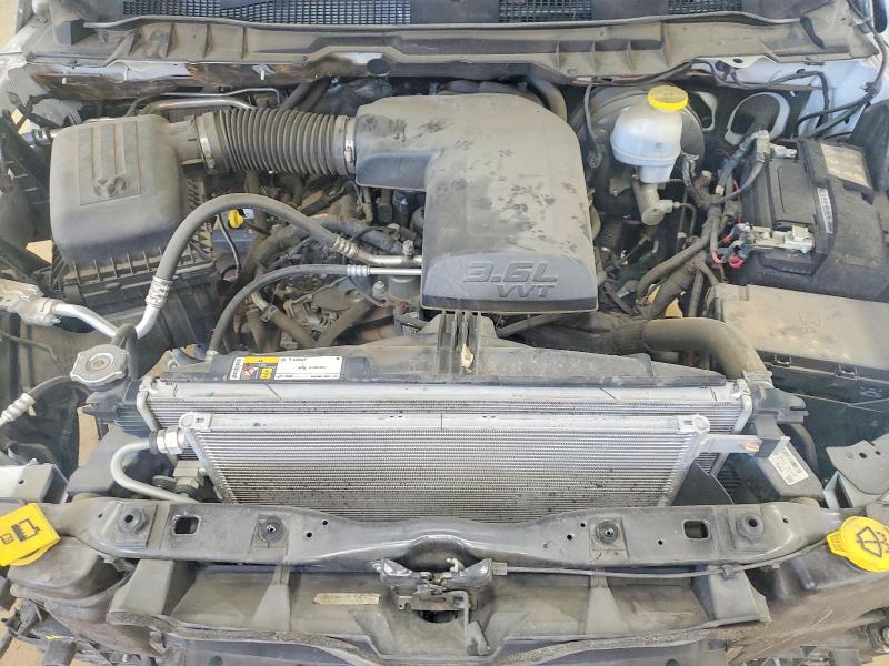 51752226 :رقم المزاد ، 1C6RR6FG5NS231516 vin ، 2022 Ram 1500 مزاد بيع