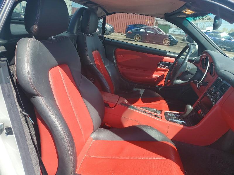 52551346 :رقم المزاد ، WDBKK47F4XF098069 vin ، 1999 Mercedes-benz Slk مزاد بيع