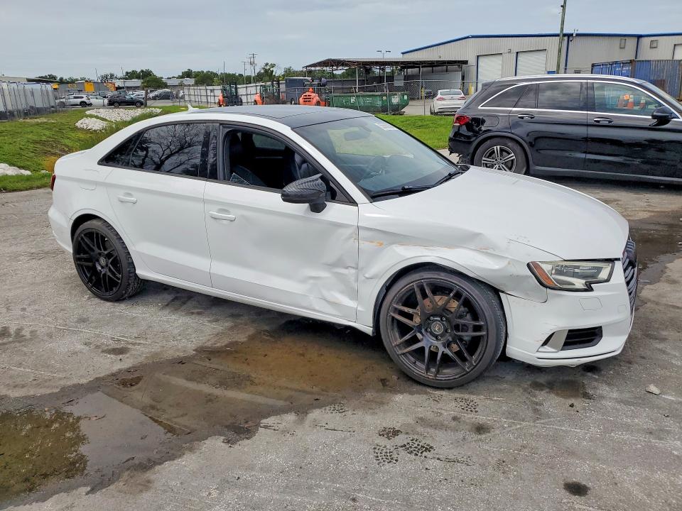 2017 Audi A3 მანქანა იყიდება აუქციონზე, vin: WAUAUGFF8H1042772, აუქციონის ნომერი: 55560206
