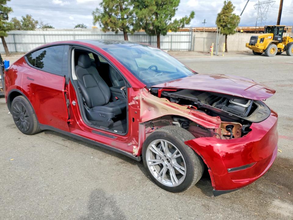 2024 Tesla Model Y მანქანა იყიდება აუქციონზე, vin: 7SAYGDEE3RF067087, აუქციონის ნომერი: 51497106