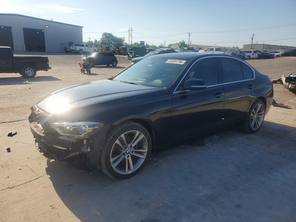 53304756 :رقم المزاد ، WBA8D9C59HK677712 vin ، 2017 Bmw 330 مزاد بيع
