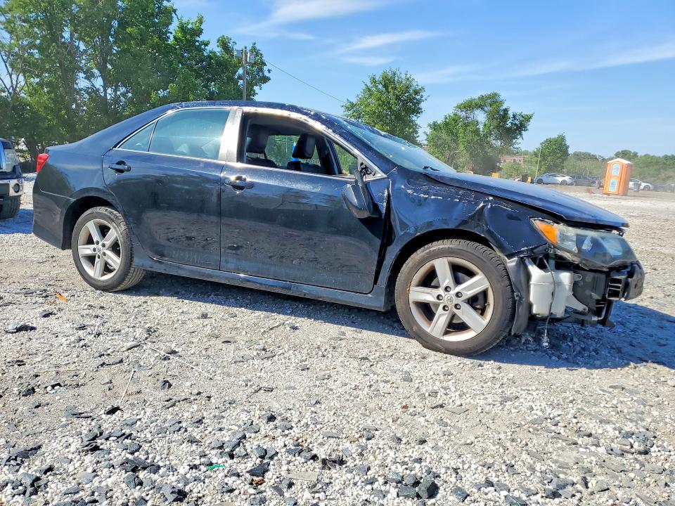 53384586 :رقم المزاد ، 4T1BF1FK7EU464856 vin ، 2014 Toyota Camry مزاد بيع