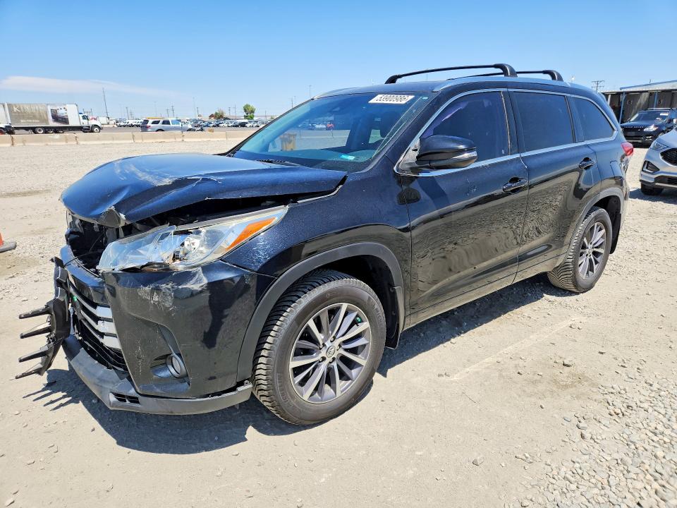 53900986 :رقم المزاد ، 5TDJZRFH1JS829492 vin ، 2018 Toyota Highlander مزاد بيع