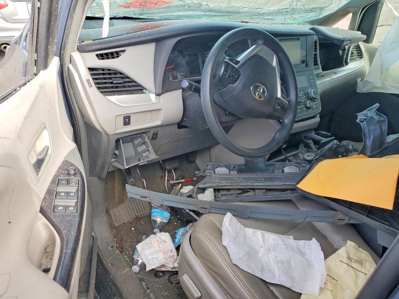 53578846 :رقم المزاد ، 5TDKK3DC8FS528433 vin ، 2015 Toyota Sienna مزاد بيع
