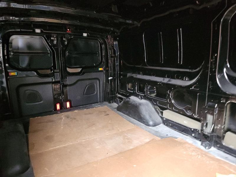 59126476 :رقم المزاد ، 1FTYR2ZM2JKB09253 vin ، 2018 Ford Transit مزاد بيع