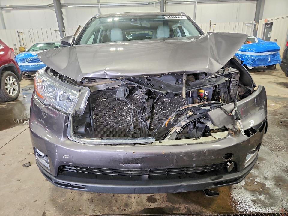 52858966 :رقم المزاد ، 5TDDKRFH7FS084031 vin ، 2015 Toyota Highlander مزاد بيع