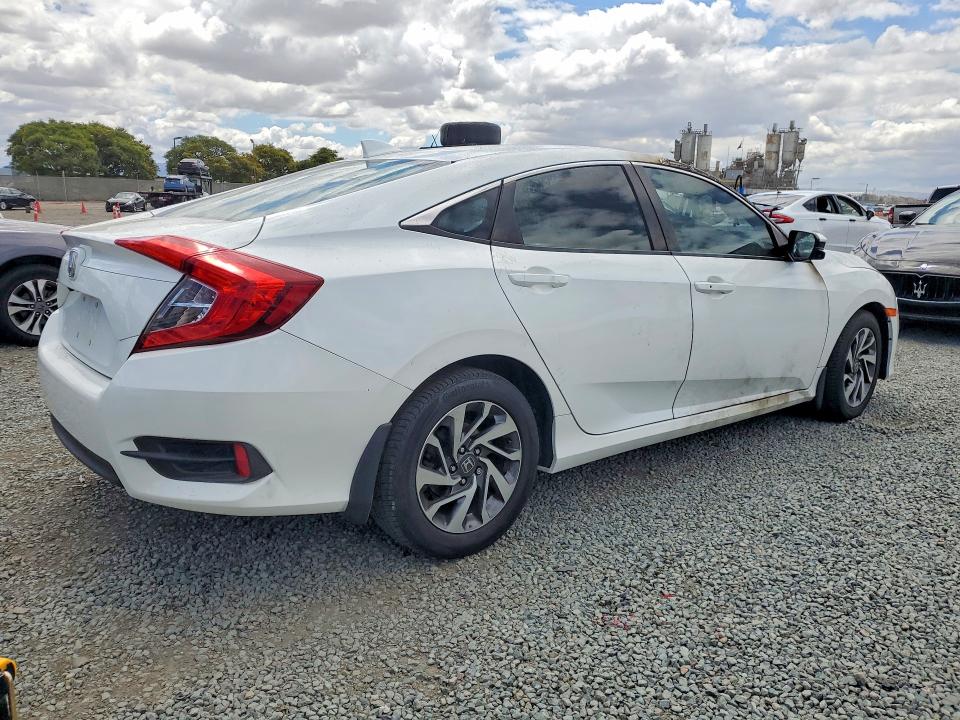 Продажа на аукционе авто 2018 Honda Civic, vin: 2HGFC2F72JH550459, номер лота: 55445706