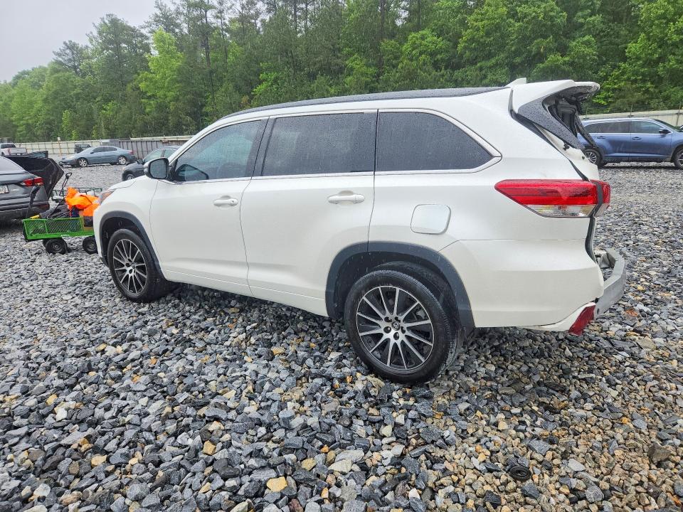 52456766 :رقم المزاد ، 5TDKZRFH7JS532618 vin ، 2018 Toyota Highlander مزاد بيع
