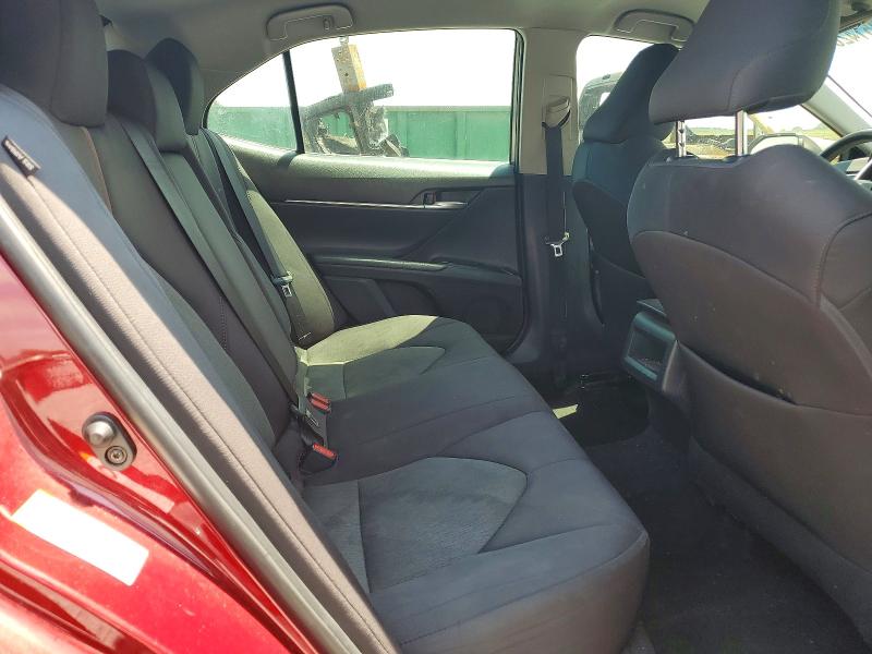 53514266 :رقم المزاد ، 4T1B11HK7JU537133 vin ، 2018 Toyota Camry مزاد بيع