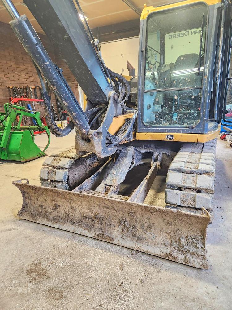 Продажа на аукционе авто 2014 John Deere 85g, vin: 1FF085GXKEJ018517, номер лота: 55270546